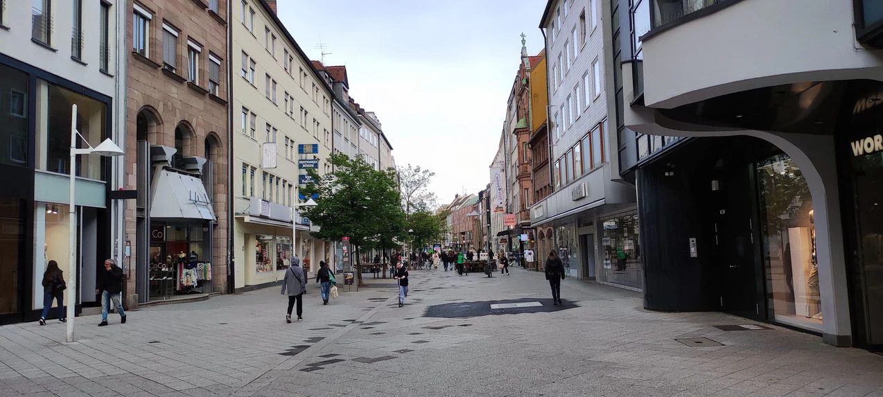 Breite Gasse in Nürnberg – Fußgängerzone am Standort von Repair my Phone